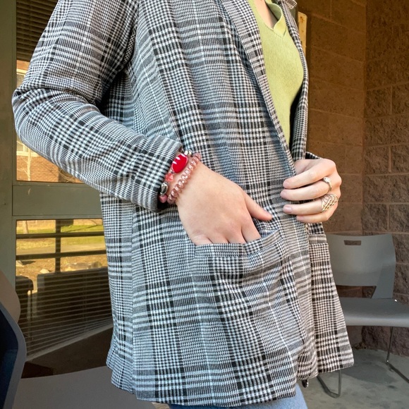 DIVIDED H&M, Large, checkered blazer with no buttons and one pocket - Picture 2 of 5